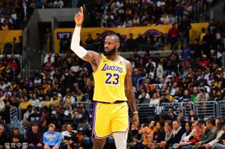 记者：切尔西引进哈托的转会费为4300万欧元，并包含转会分成.